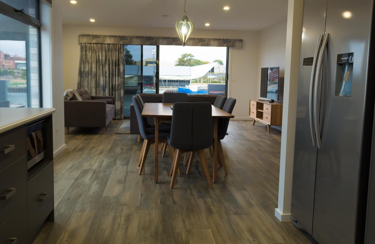 Ulverstone Waterfront Apartments Dış mekan fotoğraf